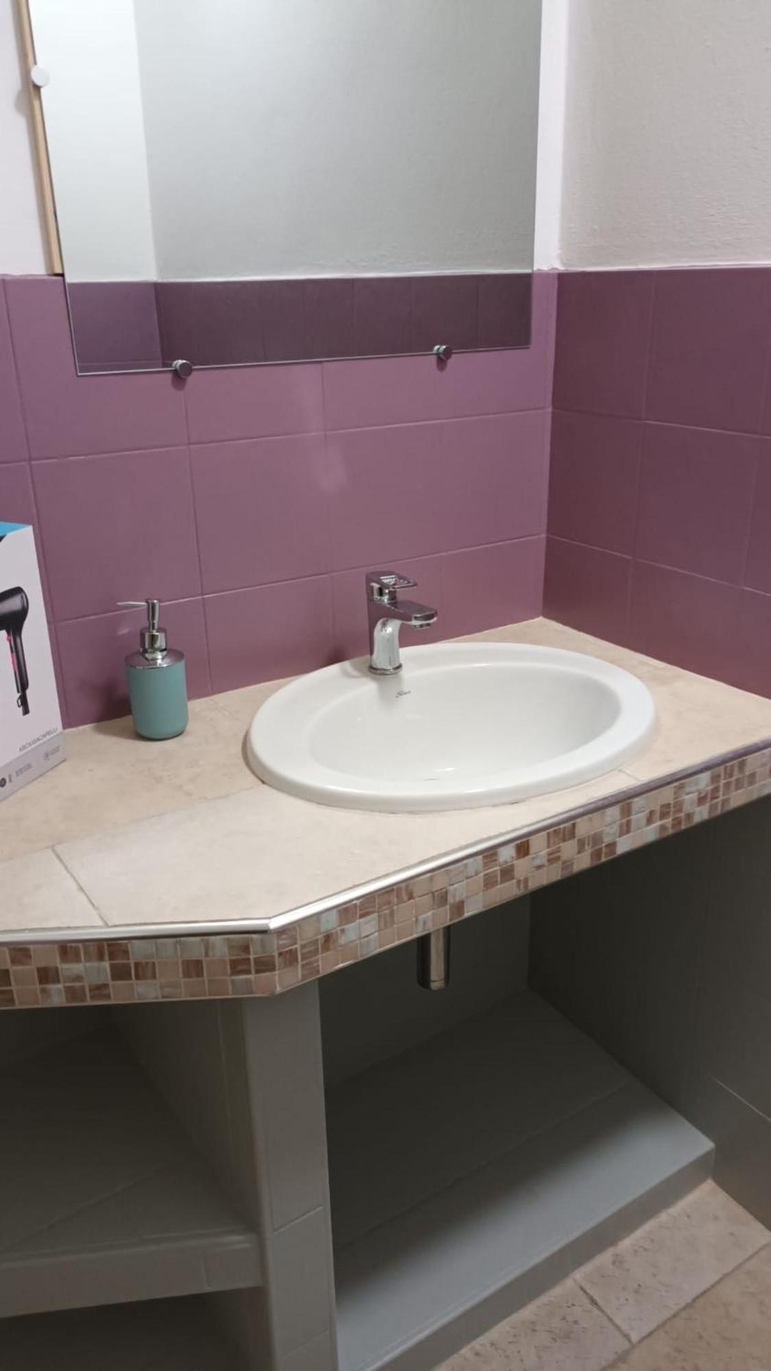Una dimora intera senza cucina con parcheggio interno Livorno Esterno foto